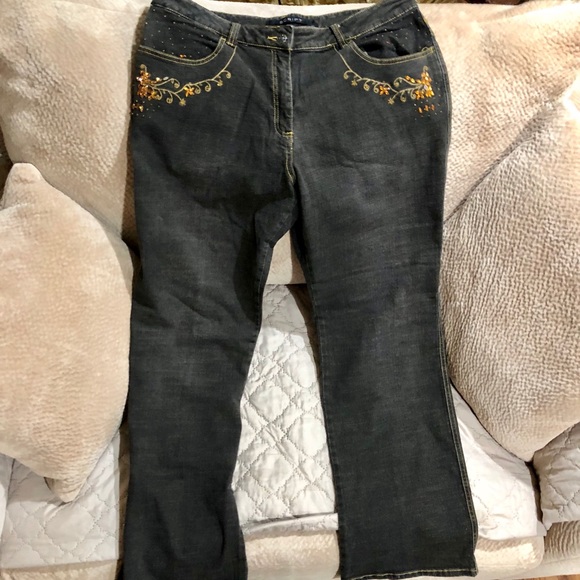 Script Excellent Condition Gold Jeweled Jeans - Picture 2 of 5